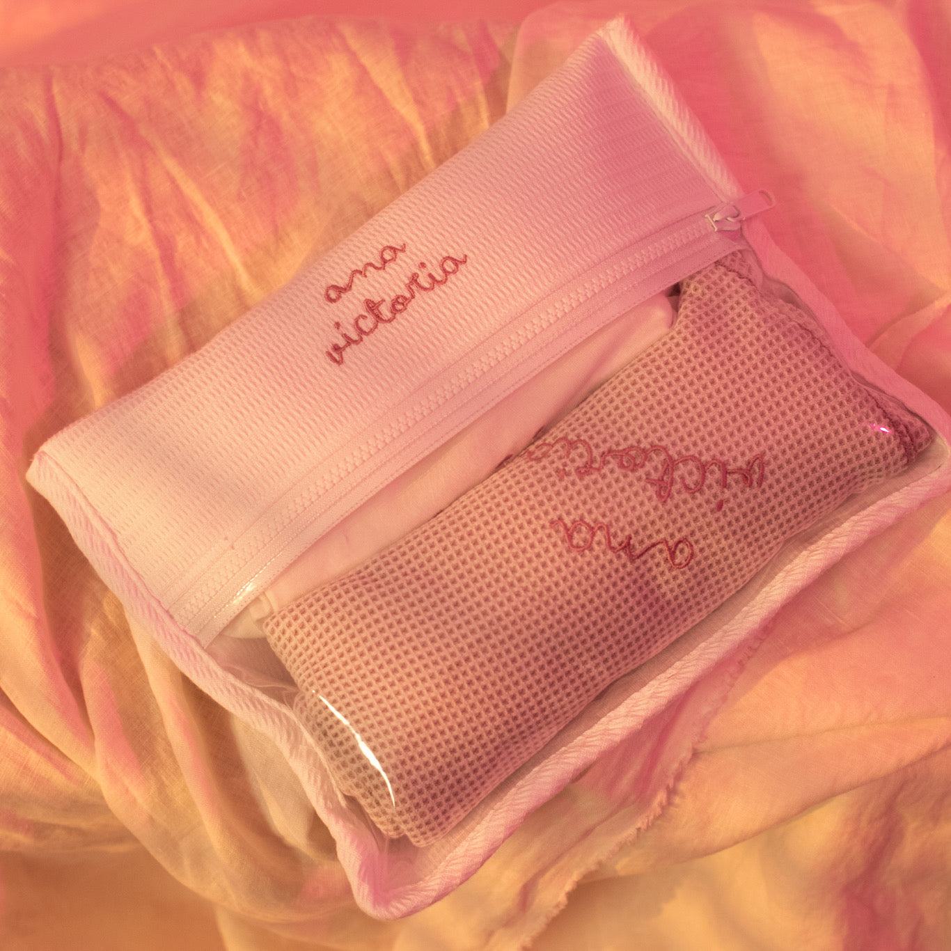 Presentación de la colección de bienvenida para bebé niña lista para regalo