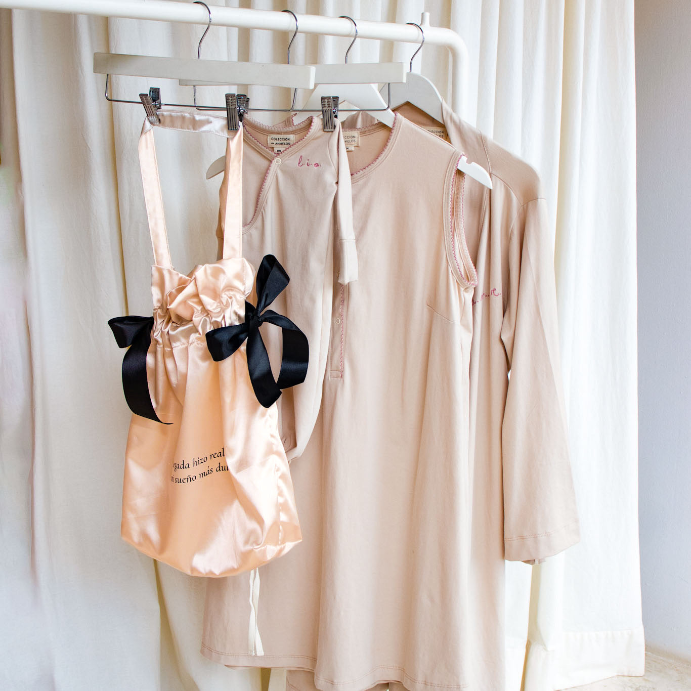 Prendas incluidas en la Colección Dulces Sueños para mamá y bebé