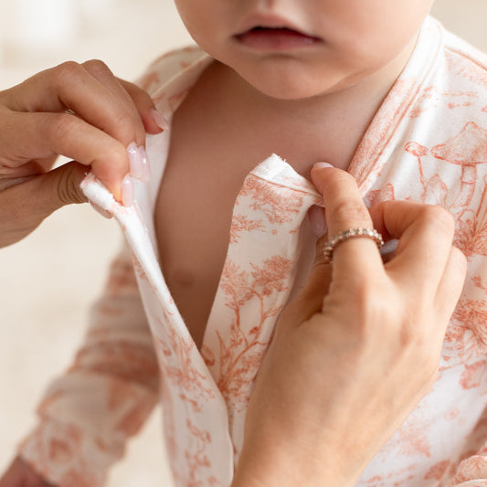 pijamas para bebé con cierre magnético